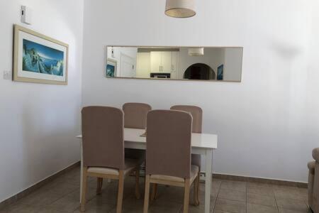 Kings Palace - Superb 2 Bed Ground Floor Apartment Paphos Eksteriør billede