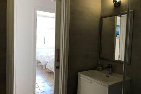 Kings Palace - Superb 2 Bed Ground Floor Apartment Paphos Eksteriør billede