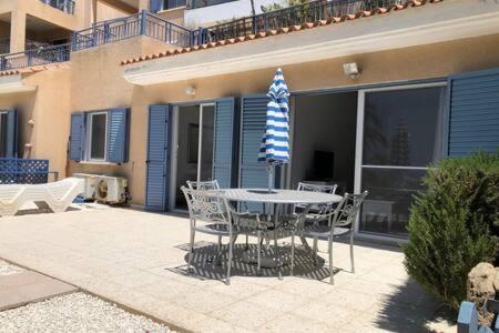 Kings Palace - Superb 2 Bed Ground Floor Apartment Paphos Eksteriør billede
