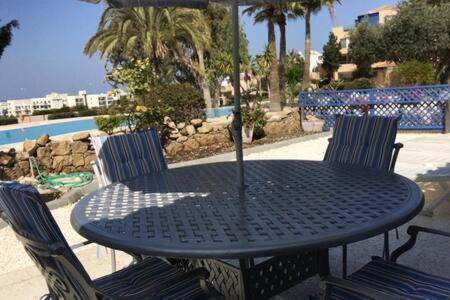 Kings Palace - Superb 2 Bed Ground Floor Apartment Paphos Eksteriør billede